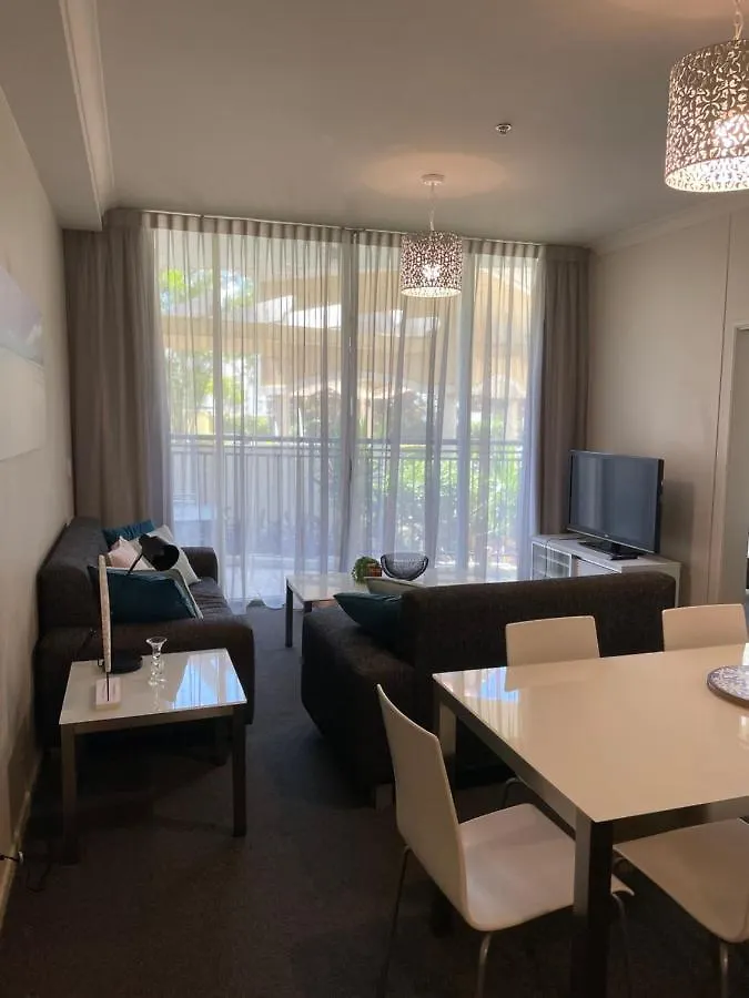 Milhaven At Chevron Renaissance Tower Apartment Gold Coast 0*,